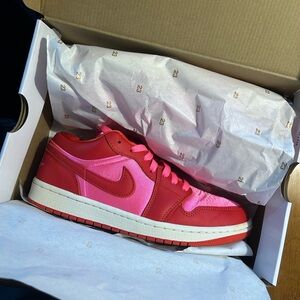 Air 1 Jordan Low Women’s Size 8 Pink & Red